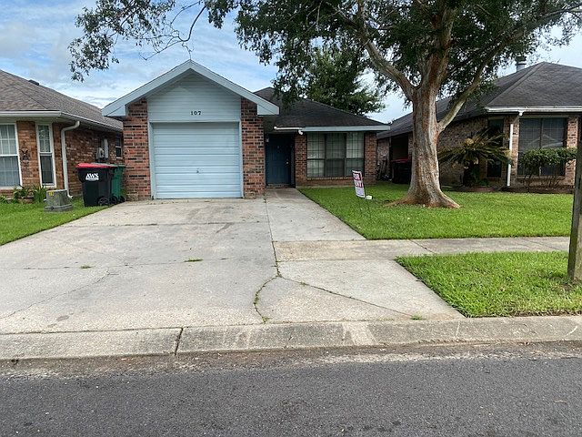 Street view of 107 Doubloon Dr Lafayette, LA 70508