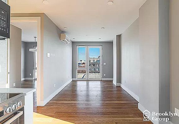 2nd image of 853 Lexington Ave APT 7D