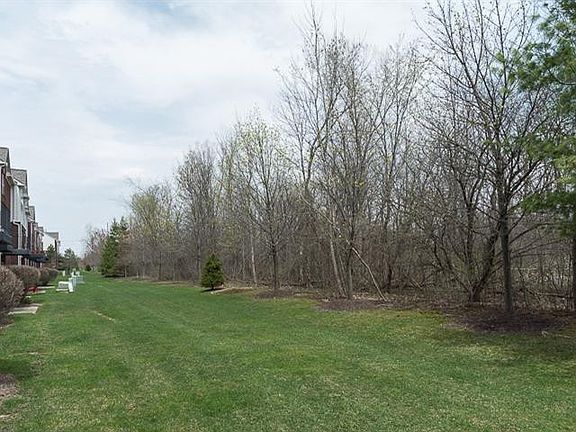 3rd image of 43776 Cherry Grove Ct E