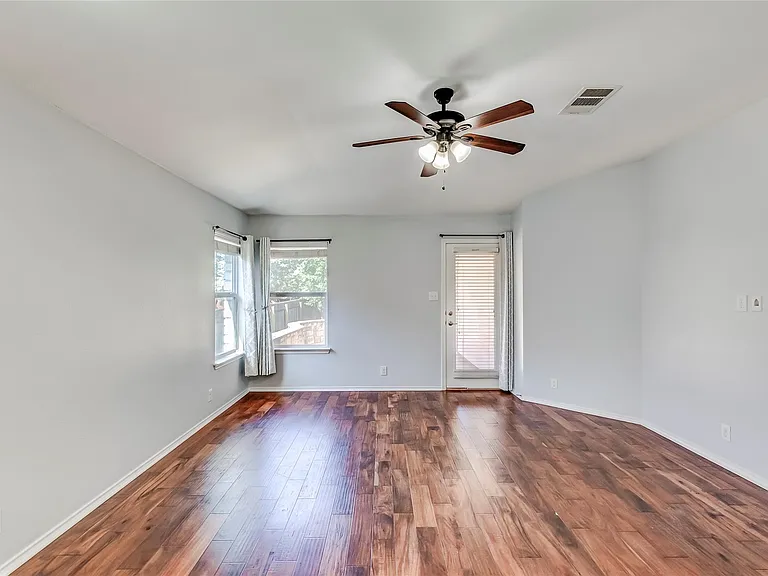 309 Riverine Way — Photo 8