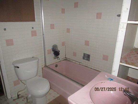5th image of 84 Somerset Ave