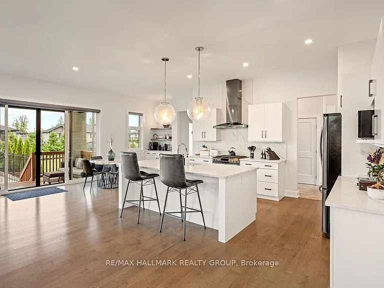 1575 Rangeland Ave — Photo 4