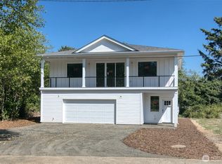 18 N 2nd St, Pacific Beach, WA 98571