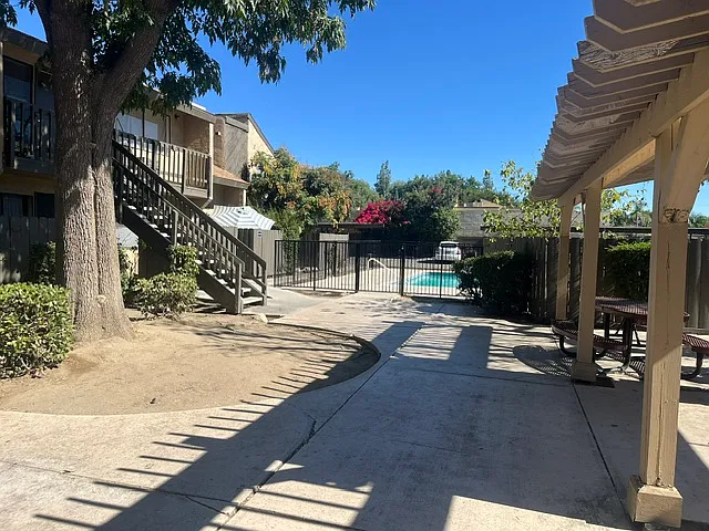 Baywood Apartments — Photo 27