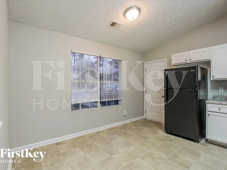 3342 Crestview Ct — Photo 7