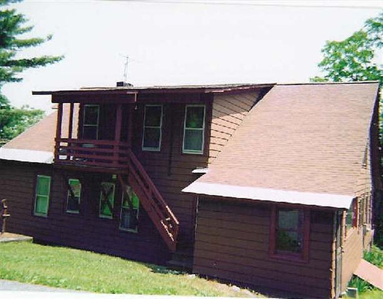 2nd image of 199 MAIN