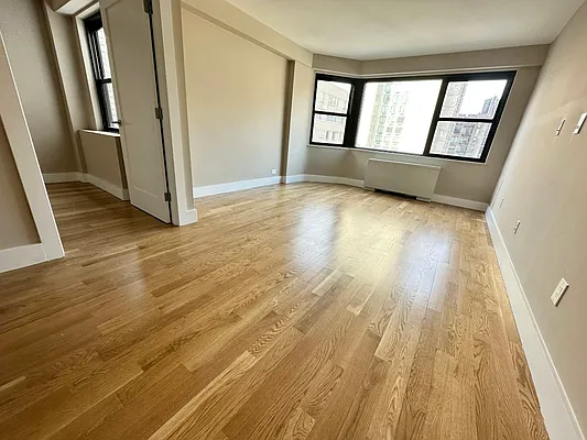 Rented by UES Management | media 4