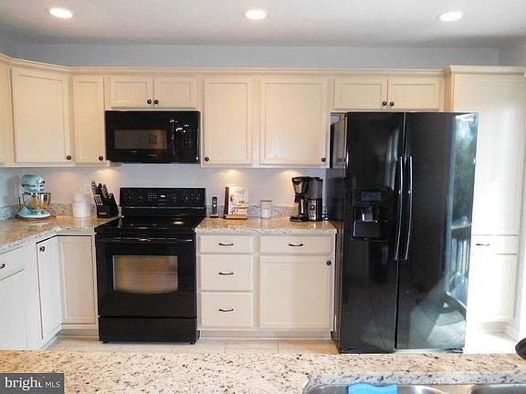 3rd image of 13447 Nystrom Ct