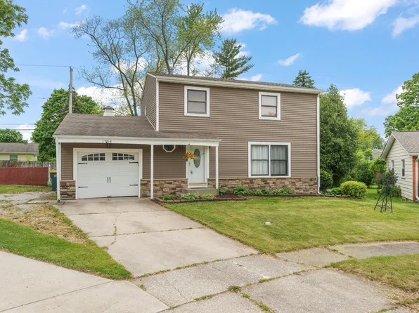 1708 Whittier Park Dr, Valparaiso, IN 46383