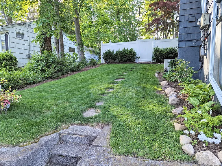 530 Shirley Ave — Photo 2