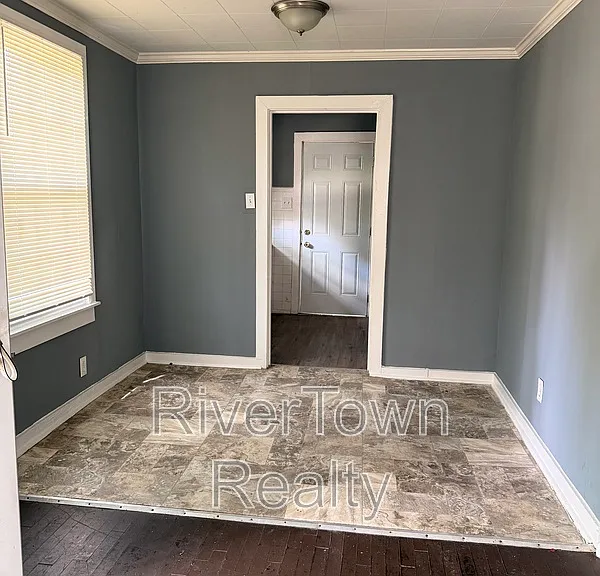 2718 Windsor Pkwy — Photo 3