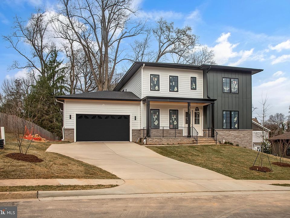 2nd image of 2905 Gray St