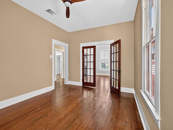 5th image of 1709 Avenue N 1/2
