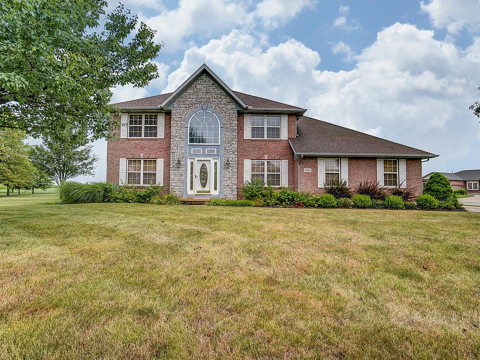 1st image of 2901 Parkwood Dr