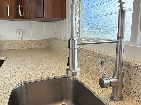5th image of 621 22nd Ave APT B