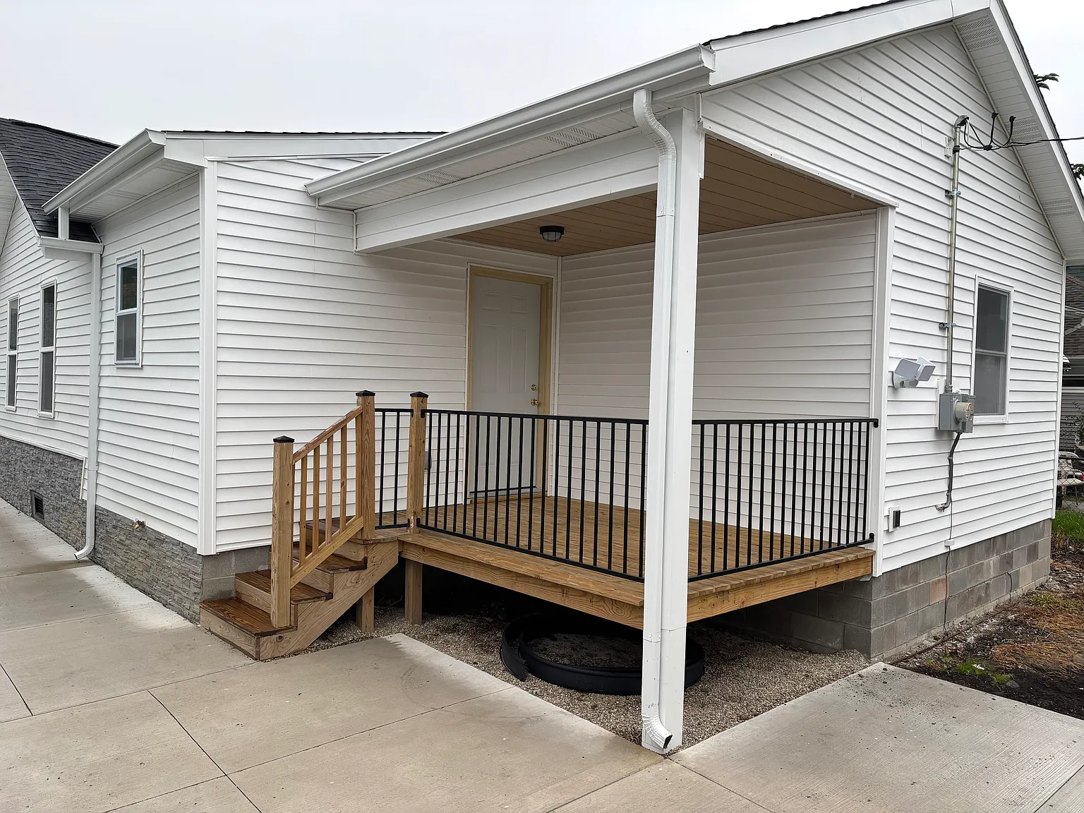 2 bed, 950 sqft, $1,950 — Photo 3