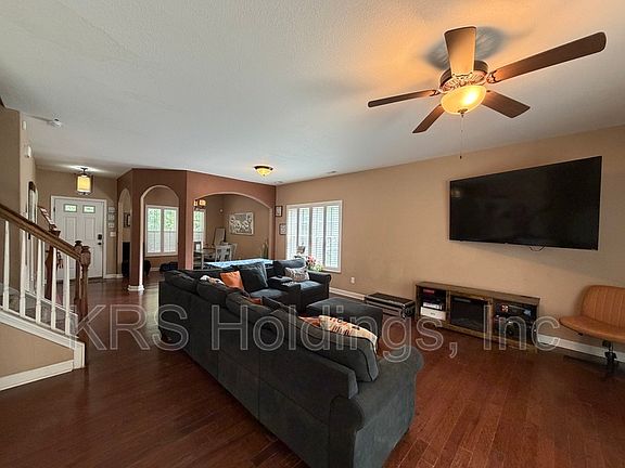 3rd image of 4125 Pughsville Rd