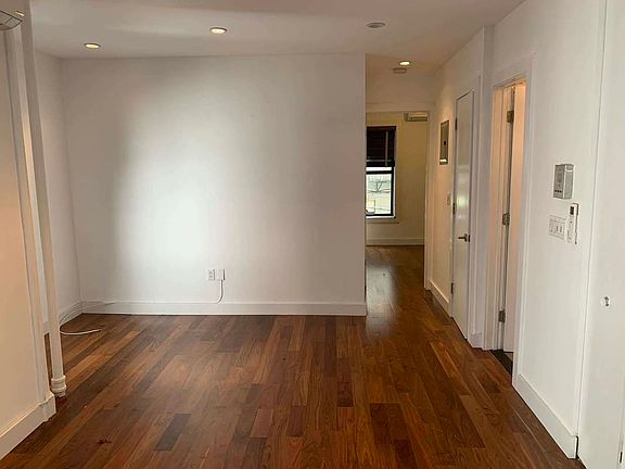 5th image of 31 Bethune St APT 2R