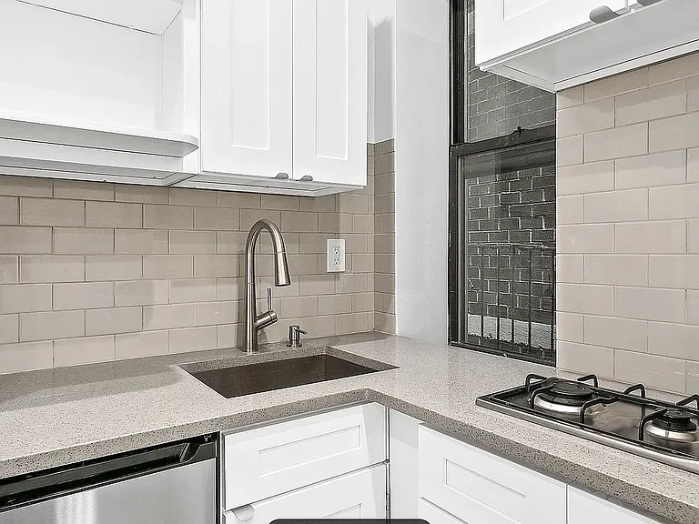342 W 56th St #5-E — Photo 4