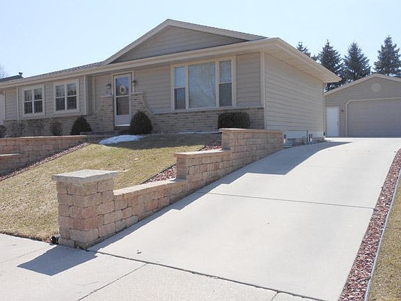 2nd image of 2305 Imperial Ln