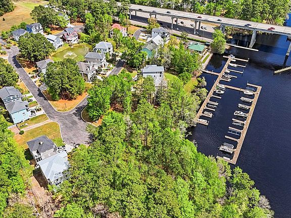 5th image of 168 Harbor Oaks Dr.
