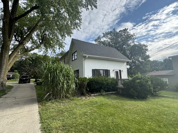 3250 E Douglas Ave, Des Moines, IA 50317