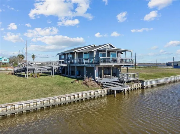 6931 W Holiday St, Hitchcock, TX 77563