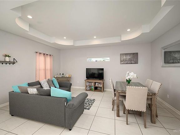 3rd image of 473 Pera Ave