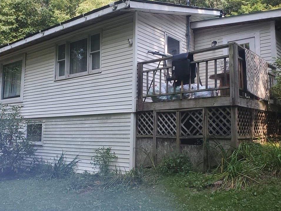 2nd image of 180 Bodenstab Ln