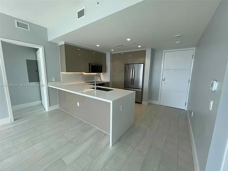 2000 Metropica Way #307 — Photo 4