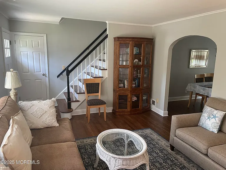 300 4th Ave — Photo 6