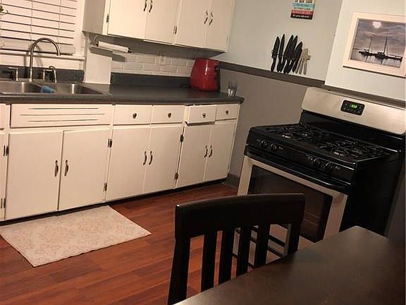 4th image of 18 Crestwood Pl