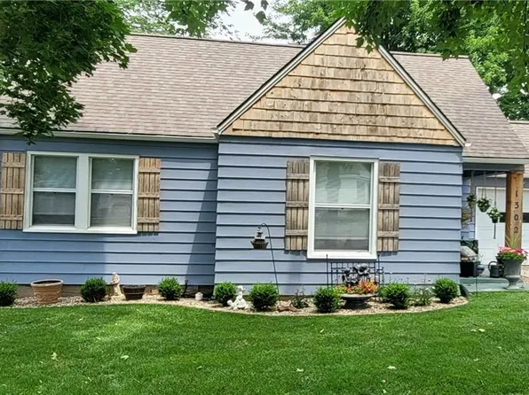 1302 W 27th St S, Independence, MO 64052