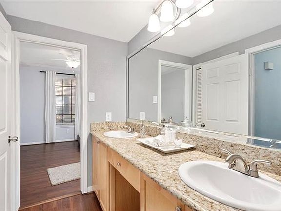 5th image of 2255 Braeswood Park Dr APT 145
