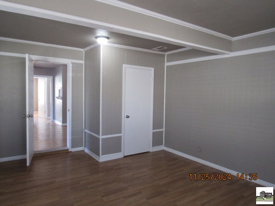 Building Photo 3
