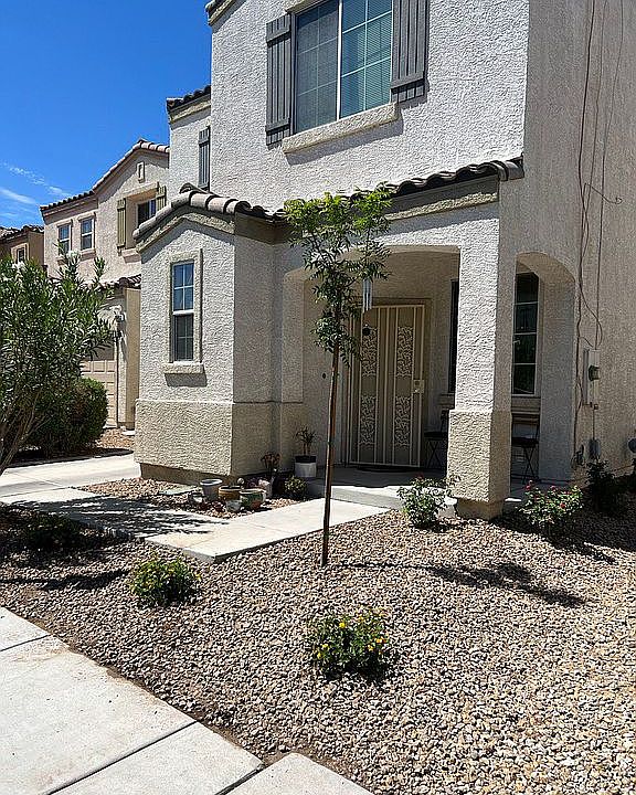 1st image of 10447 Meadow Village St