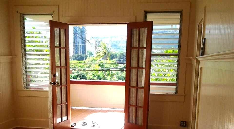Views w/ spacious lanai!