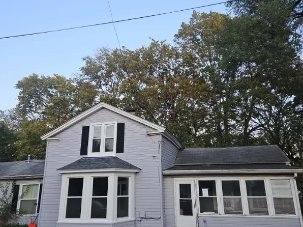 10825 Main St #1, Roscoe, IL 61073