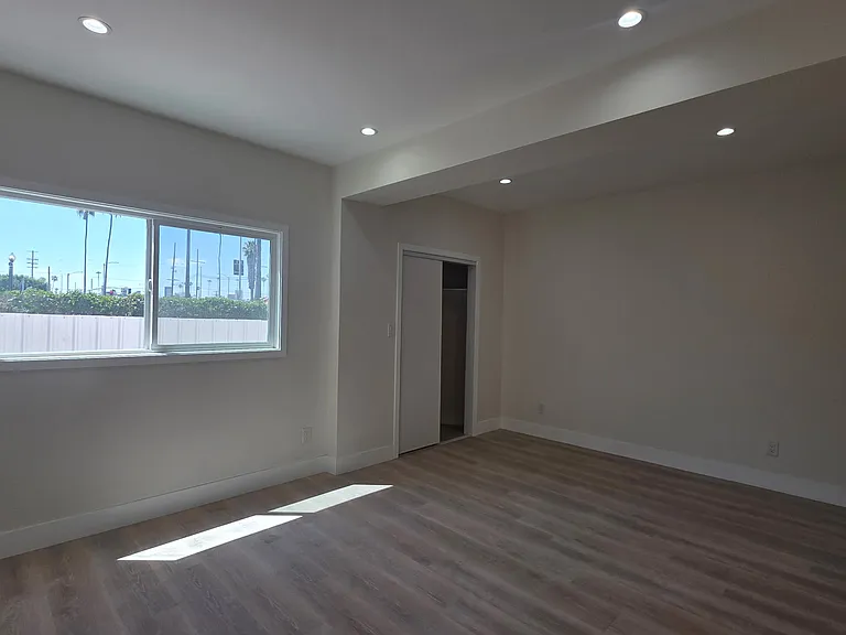5706 S Figueroa St #5706 — Photo 12