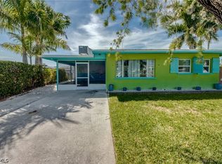 2567 Cay Cv, Matlacha, FL 33993