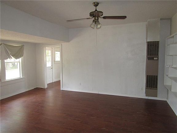 5th image of 402 Dr J A Wiltshire Ave E