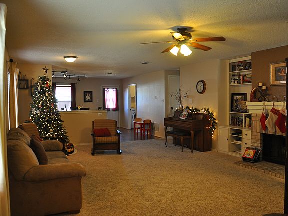 2nd image of 3912 Fox Run Dr