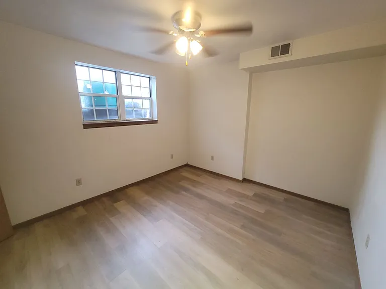 547 Turney St — Photo 3