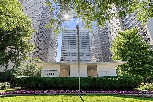 3950 N Lake Shore Dr #627E Photo 1