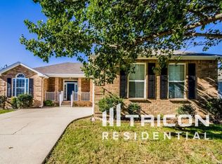 253 Lake Forest Dr, La Vergne, TN 37086