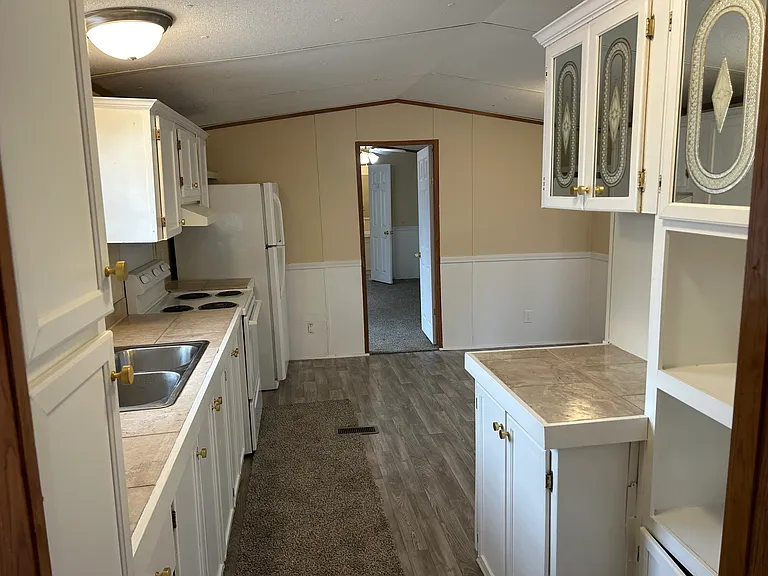 753 James St #23 — Photo 5