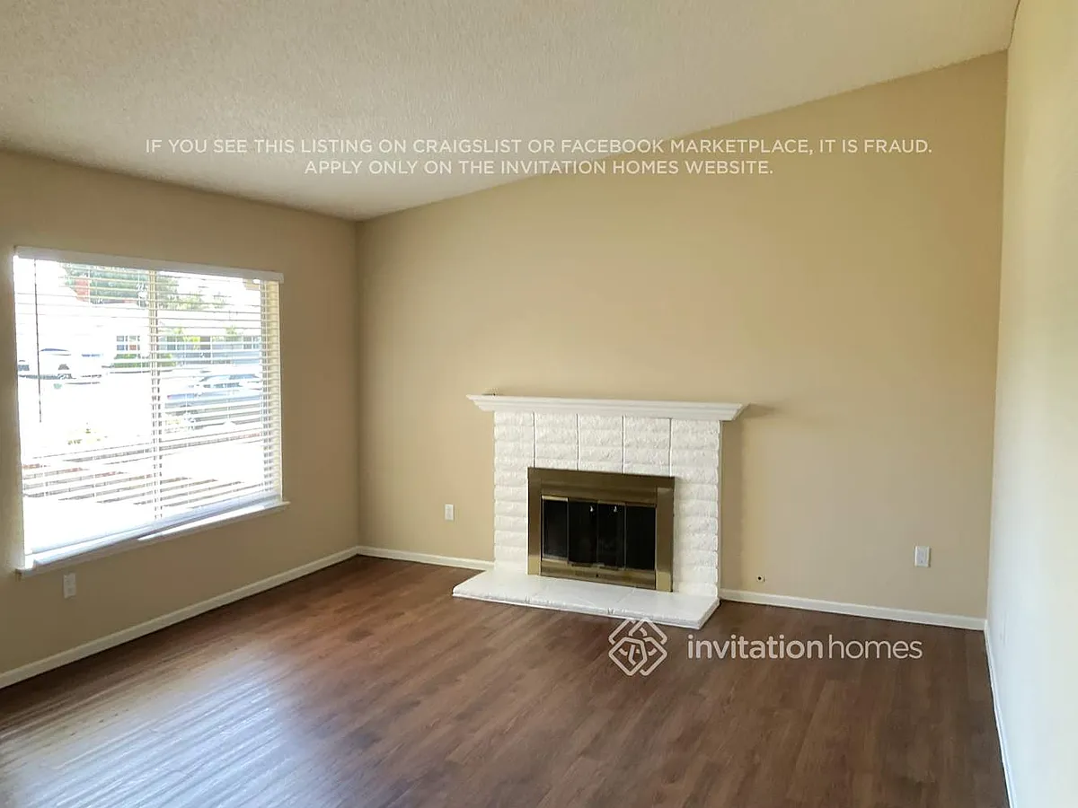 Building Photo - 12625 Softwind Dr