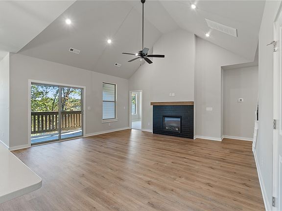 5th image of 71 Wandsworth Dr