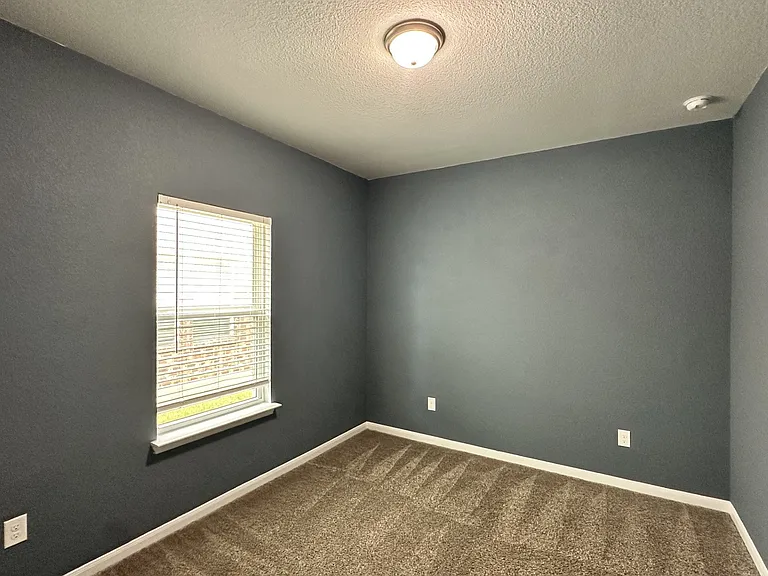 8907 Ladbroke Grv — Photo 16