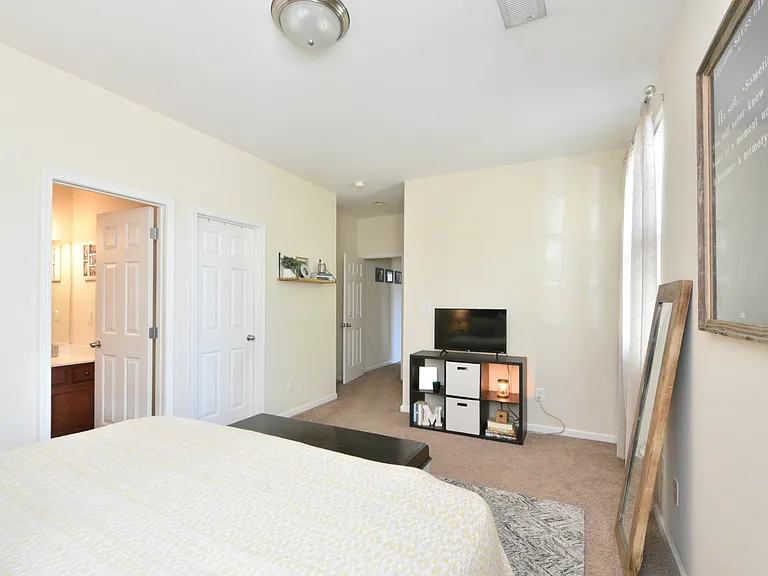 2537 Sun Seeker Ct — Photo 12